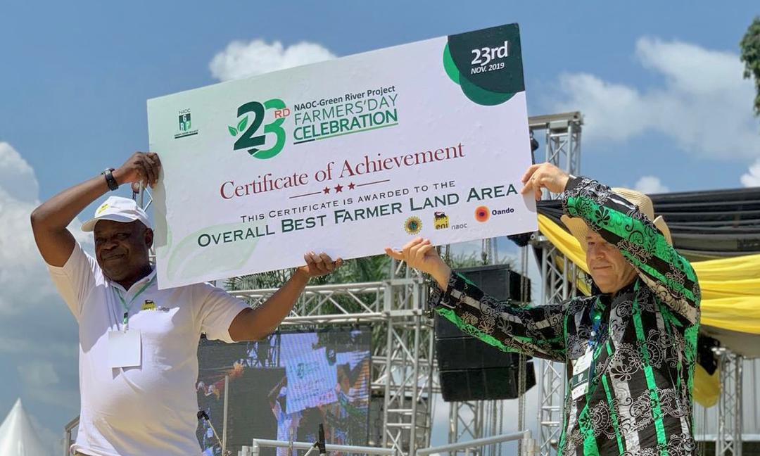 Oando_PLC's tweet photo. Meet our #GRPFarmer: Eminah Bioghoemi Benneth
A native of the Sabatoru community, when Benneth heard about GRP he contacted the community GRP officer to find out more. Read full story: https://t.co/ZRWYZa3iRS
#FarmersDay #OandoCSR #OandoIsNigeria #GRP #NAOCJV https://t.co/9Epn5Zyw45