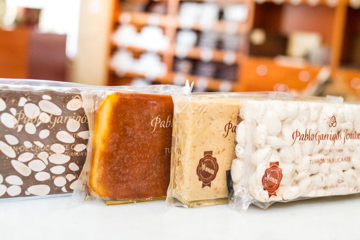 Los cuatro 'mosqueteros' de la Navidad ⚔🎄#PabloGarrigósIbáñez son: 
✏ El Turrón de Jijona
✏ El Turrón de Alicante
✏ El Turrón de Chocolate con almendra Marcona
✏ El Turrón de yema tostada

IMPRESCINDIBLES estas fiestas‼ #NoHayNavidadSinTurrón