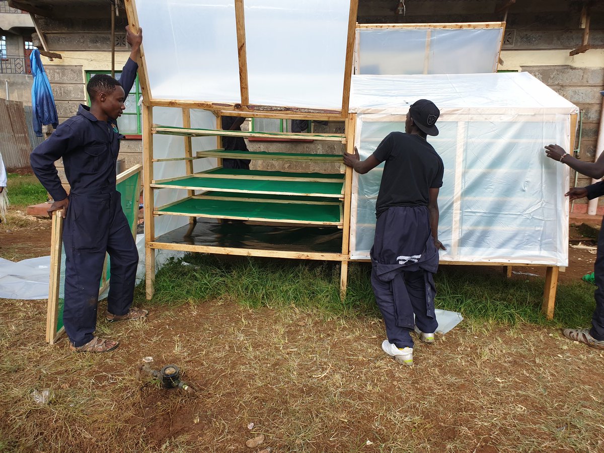 ebagropamoja's tweet image. #YOUTH leading in delivery of solutions to local problems. #Valueaddition &amp;amp; #climateAction long considered a long shot, now being demonstrated in a relatable way. All it takes is an inspired soul &amp;amp; a willing mind #InnovativeVolunteerism 
 @RichardMunang