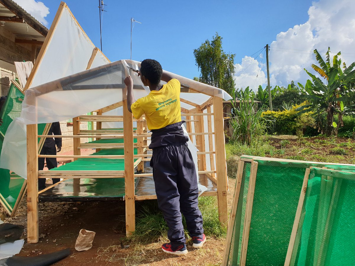 ebagropamoja's tweet image. #YOUTH leading in delivery of solutions to local problems. #Valueaddition &amp;amp; #climateAction long considered a long shot, now being demonstrated in a relatable way. All it takes is an inspired soul &amp;amp; a willing mind #InnovativeVolunteerism 
 @RichardMunang