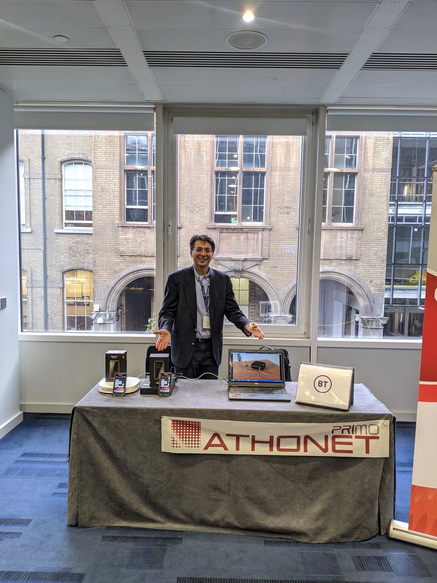 Some people bring their own 4G wireless network to the show. Here's Nanda Menon with  @Athonet_PriMo (using 10MHz of someone's spectrum)  #PrivateNetworks