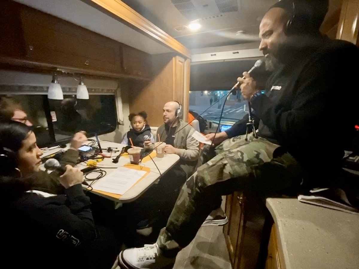 TheELRShow's tweet photo. We are LIVE on the #Peacemobile on our way to the Bronx! 

Giving away free turkeys, backpacks and MORE! 601 E163rd Street

#EbrointheMorning https://t.co/LgKU8Lrsjn