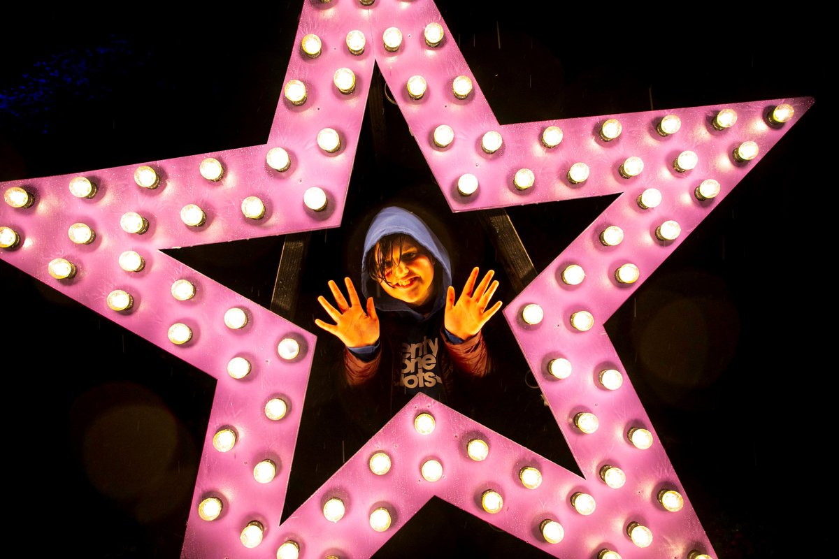 EventScotNews's tweet photo. Over 42,000 Visitors Enjoy A Space Walk At Illuminight With Lidl At Dean Castle Country Park. Read more: https://t.co/LzH8hyI8SF 

#illuminightwithlidl #perfectstage https://t.co/PnbAqwxv18