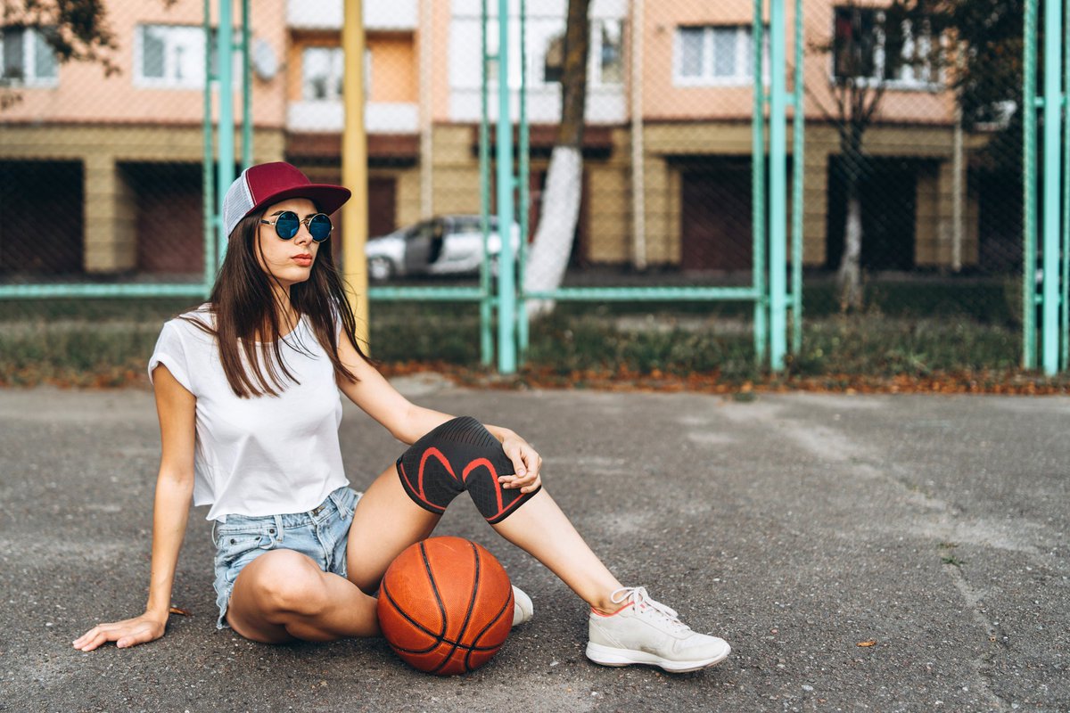 Modvelofficial's tweet photo. There is only one thing that makes a dream impossible to achieve: the fear of failure.
#modvel #kneesleeve #kneepain #lcl #kneebrace #girl #basketball #kneesupport https://t.co/7G4TS5XuCV