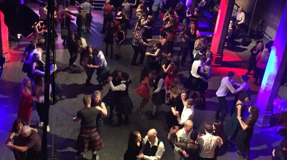 Our #Hogmanay #Ceilidh at Assembly Roxy in #Edinburgh is now sold out!!! However the great news is that we are doing another one the night before too. Tickets are available for the 'Night Afore Warm-up Ceilidh' from @AssemblyRoxy and Eventbrite. facebook.com/events/2268319…