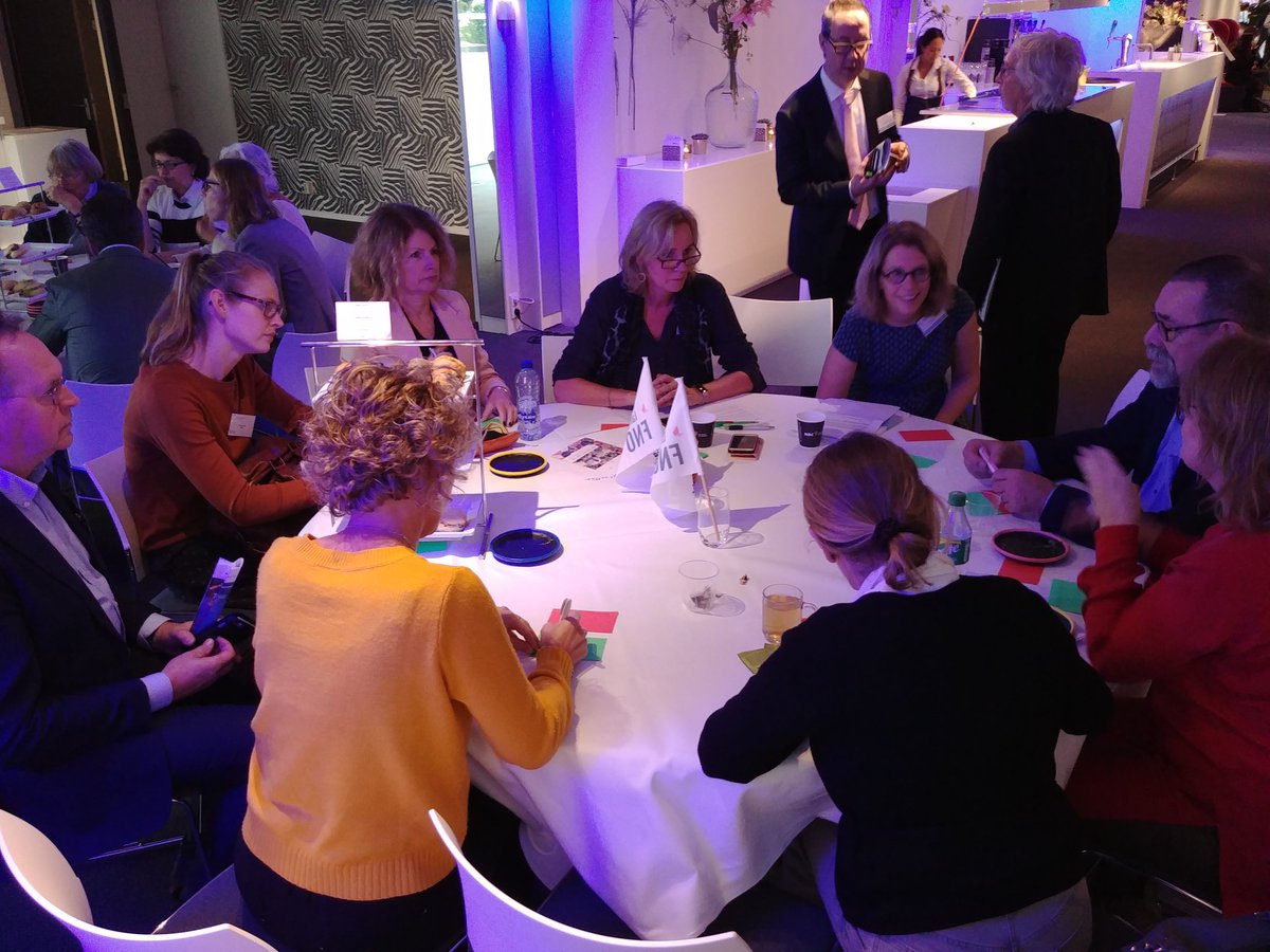 FNOZorgvKansen's tweet photo. Interessante rondetafel over borging met @CorinevanMaar en @RenateVerkaik #NGOZ @Nivel_research #ouderen #MVLTfno https://t.co/mVDkOZakru