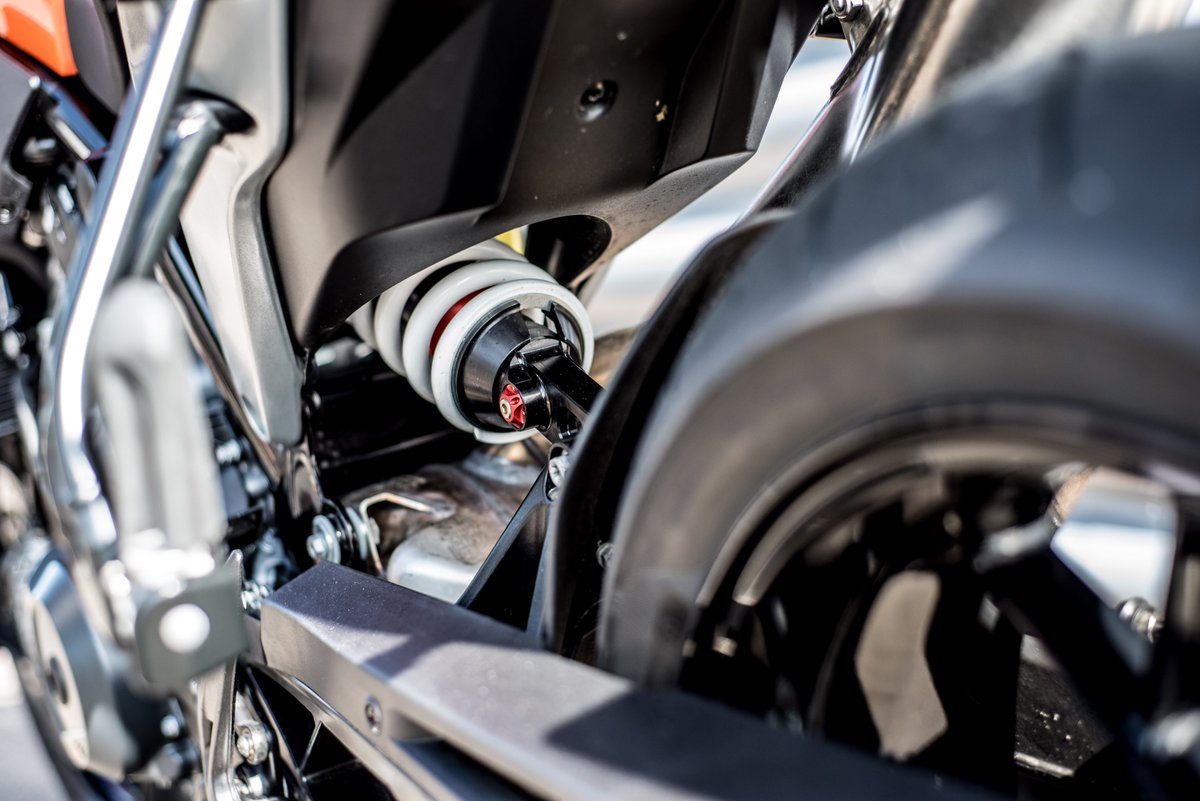 Price realignment on APEX PRO. Increase your performance.

AUTHORIZED CENTRES: wp-suspension.com/en-us/authoriz…

#GETINFRONT #WPPROCOMPONENTS #APEXPRO #KTM790DUKE #YAMAHAMT09