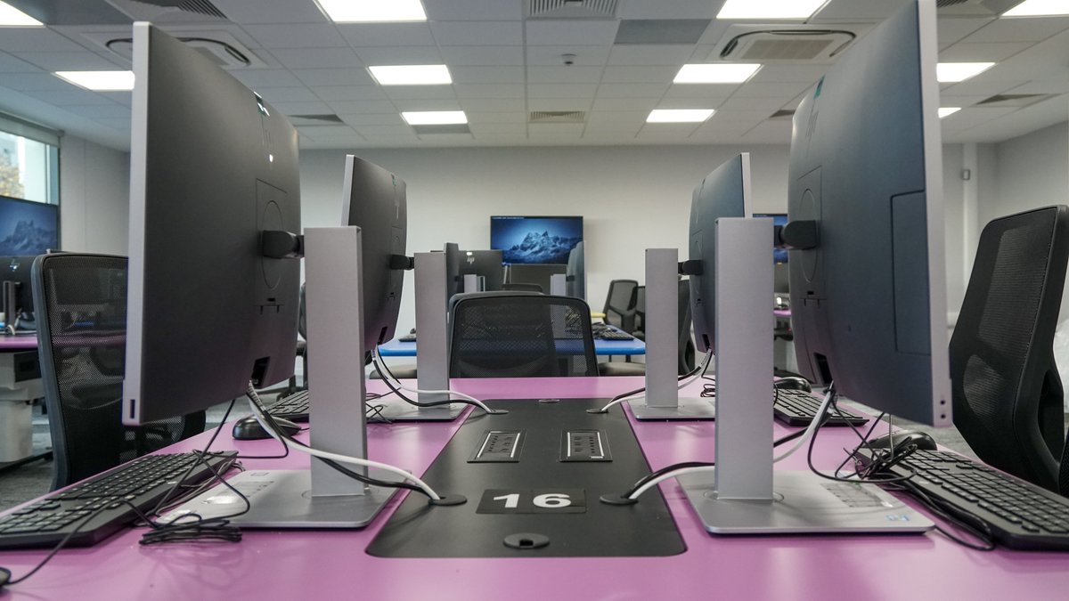 WolfVision_EU's tweet image. 200+ successful vSolution MATRIX #activelearning #classroom installations this year! Cost-effective, easy to setup &amp;amp; use, no software license fees - unique solution running on Cynap like this one at @dundeeuni : bit.ly/2MP4lnQ #highered #edtech #ITRTG #BYOD #avtweeps