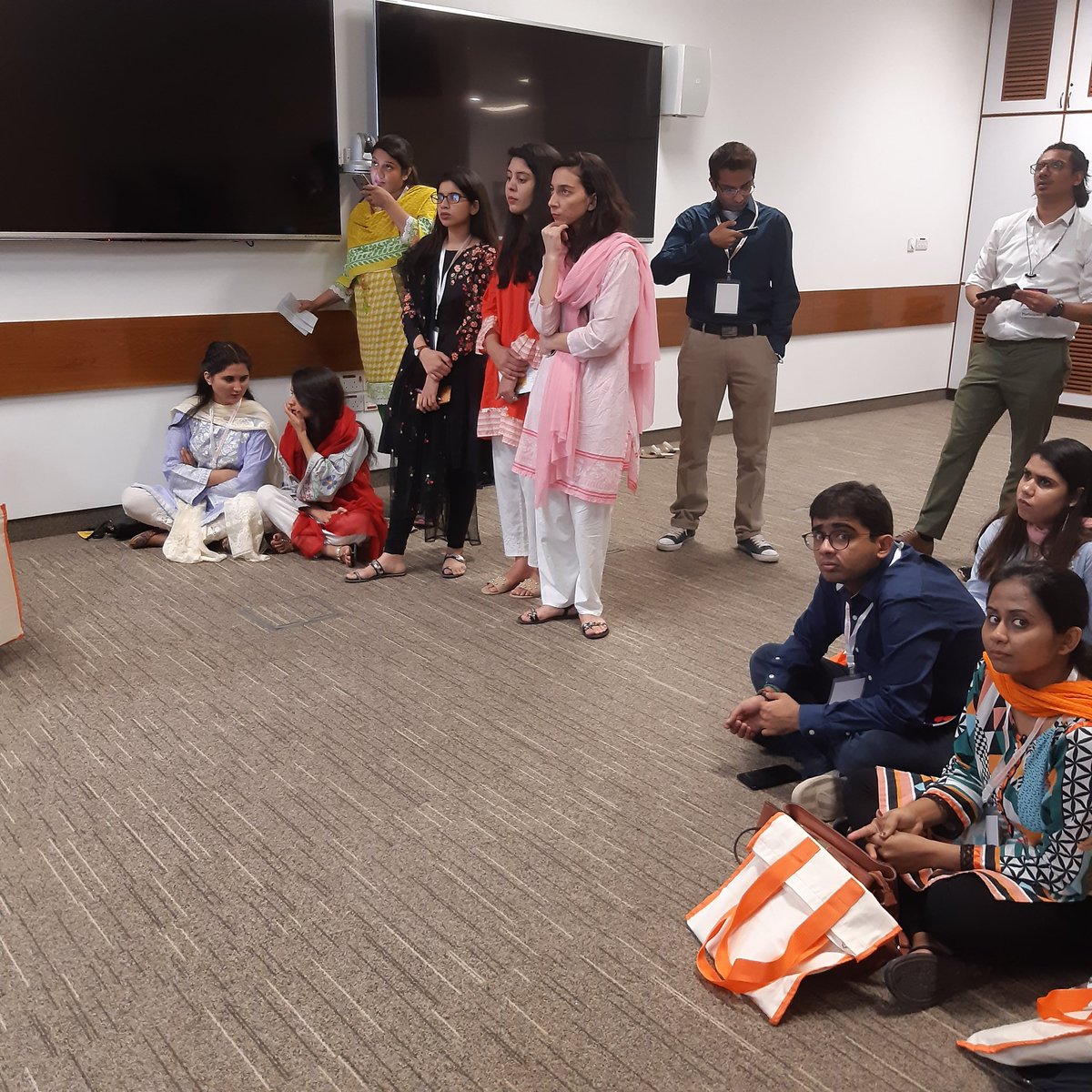 A big shout out to all the volunteers and participating students who are a big part of the conference. You make us proud
#StudentExperience #AKUProud #sotlc <a href="/AKUGlobal/">Aga Khan University</a> <a href="/aku_qtl/">AKU QTL</a>