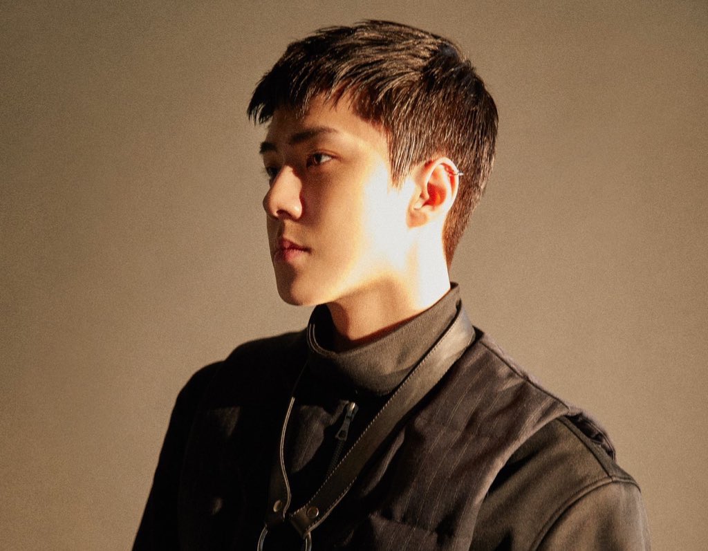 Q. 요즘 ‘이거 없으면 안된다’라는 애착템이 있나요?

A. 물건은 아니구..뭔가 마음 속으로 계속 새기고 다니는게 있는데 항상 진실된! 진실된 마음으로 모든 것을 대하자! 라는 걸 항상 좀 새기고 다니는데,
이걸로 하겠습니다 진실된 마음을 항상 새기고 다닙니다.

Obsession MV Relay Interview 中