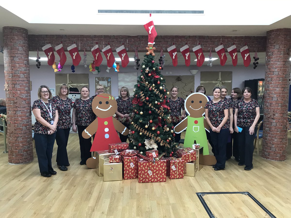 These are the hardworking staff who created this fantastic display#Christmas#TeamUHDB