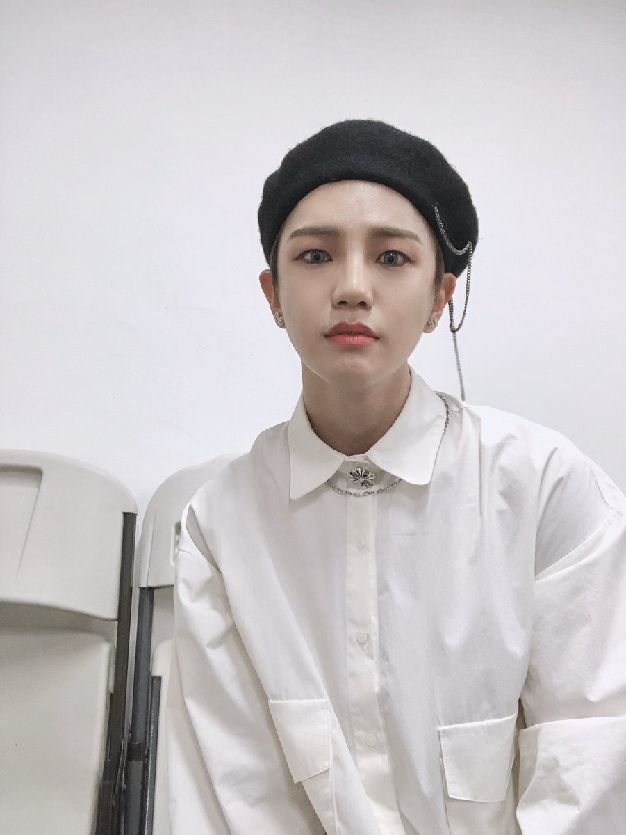 official_ACE7's tweet photo. [#에이스_동훈]
초이스 요즘 여기저기 감기로 고생인데 추우니까 옷 따뜻하게 입고 감기 조심해요 ㅠ 밖에 오래 있지 말구!!
#에이스 #초이스 #ACE #CHOICE #삐딱선 #SAVAGE #감기조심😷😷 https://t.co/It36Ix1Nh9
