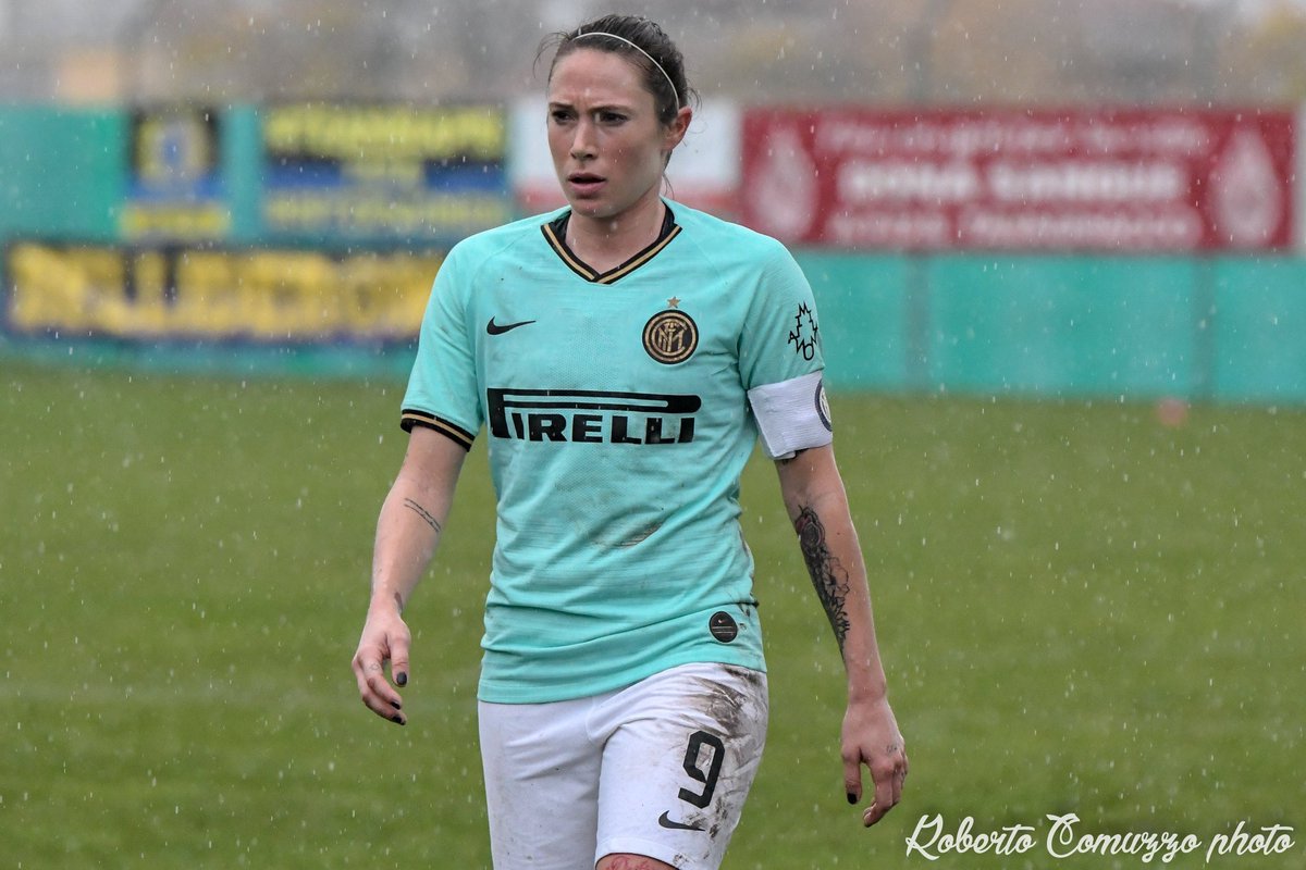 ReginaBaresi's tweet photo. Non leggete solo il nome sulle spalle, ma guardate lo stemma sul petto. Giochiamo per quello. 💪🏻🖤💙 #Interwomen #FCIM #notforeveryone #forzainter #RB9 #atuttaranda @Inter_Women https://t.co/BAQaWkcLeq