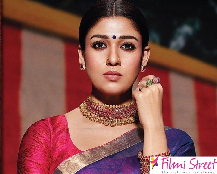 Lady super star #Nayanthara looking gorgeous in recent pics filmistreet.com/photos/nayanth… @NayantharaU @NayantharaLive @nayantharafb @Nayanthara_offl
