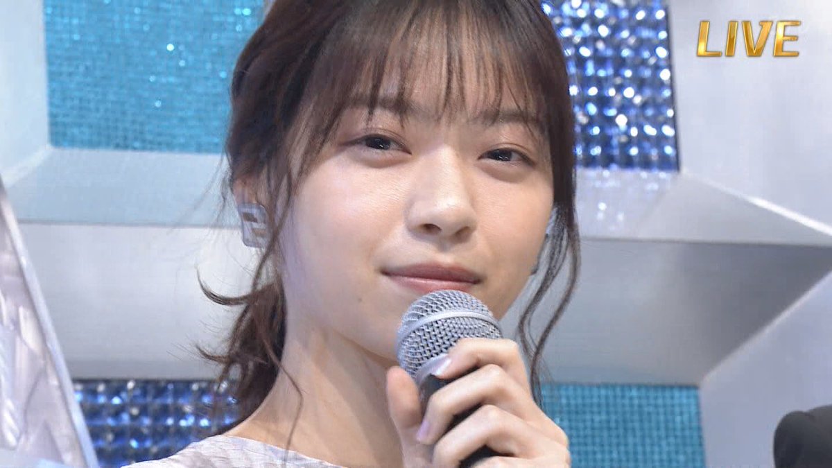 Nanachma46's tweet photo. いろいろ感動した。

七瀬！！乃木坂最高！！
#ベストアーティスト2019 
#西野七瀬
#乃木坂46 https://t.co/8AshGrpG3b