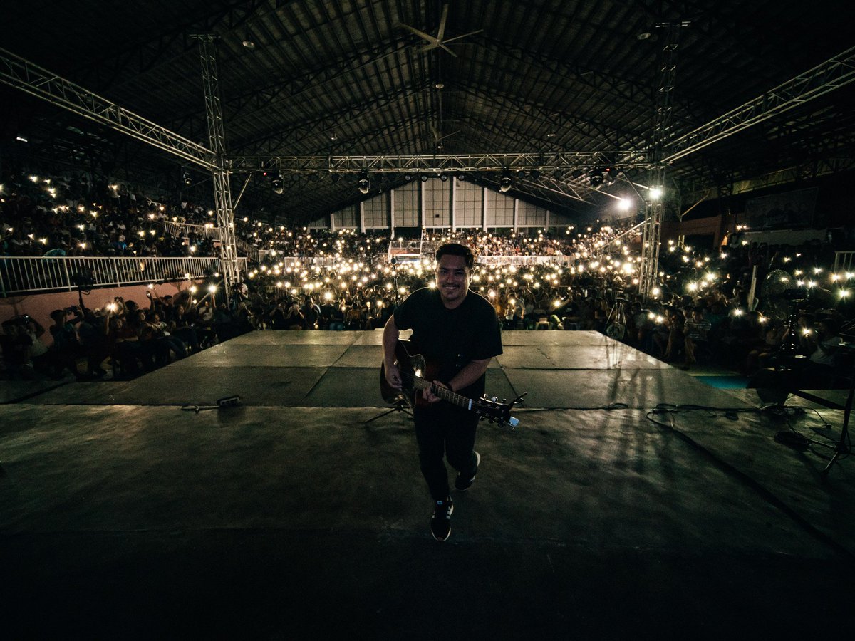 decemberave's tweet photo. Happy Fiesta Luna! Thank you for the warm welcome and love. We'll see you soon. ❤️😘
.
.
Taken last Monday, November 25, 2019 at the Pinnakan Festival Concert, Luna Sports-center, La Union.
📸: @bramasuncion https://t.co/6EflLVGsuj