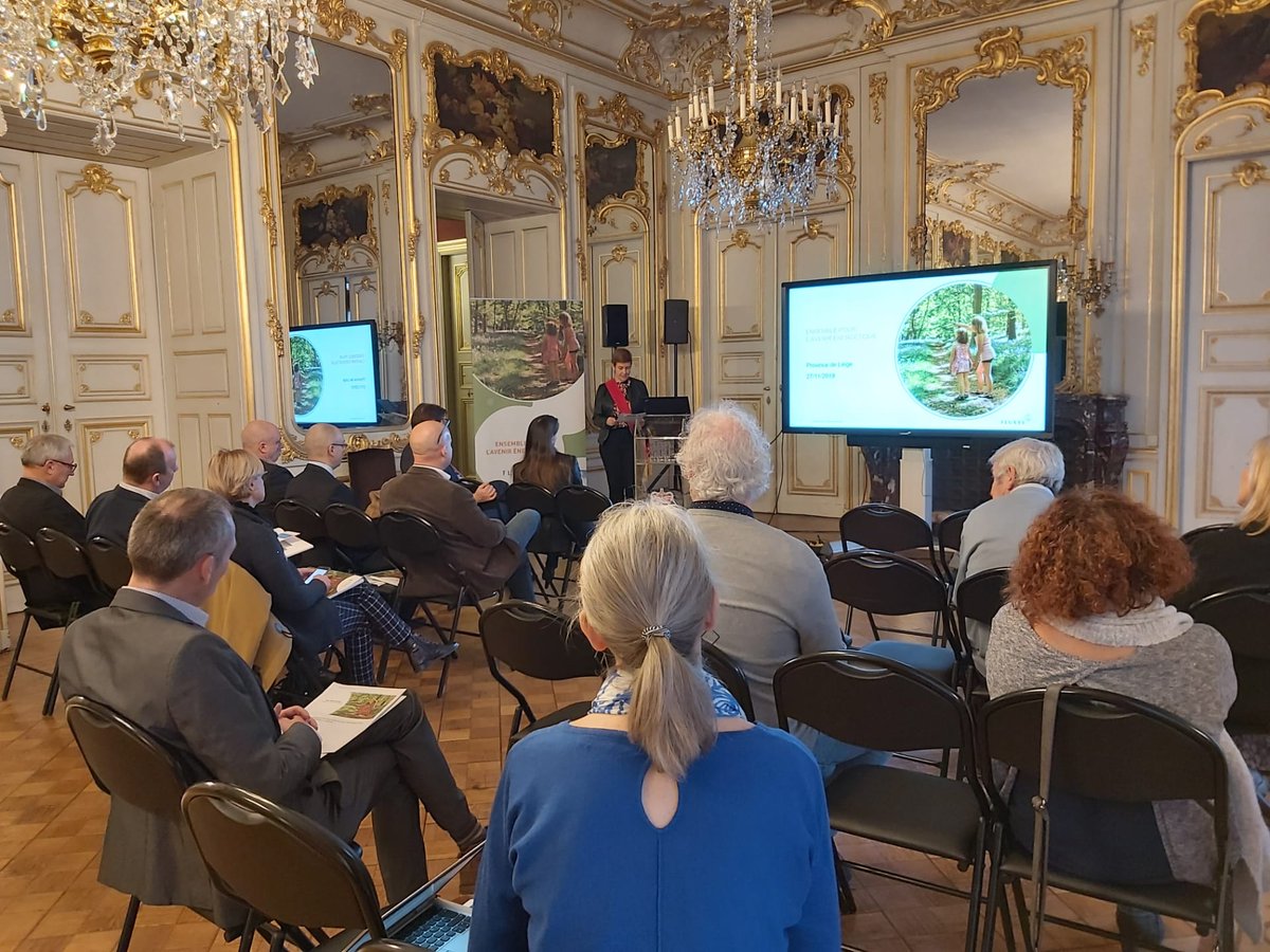 GouverneurLiege's tweet photo. Ce matin, une séance d’information pour les Bourgmestres des communes accueillant une infrastructure de la société Fluxys avait lieu au palais provincial. https://t.co/uHpr141Guz