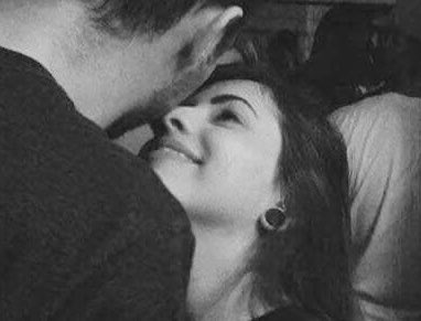 أشتاق أن أُولد في عينيك من جديد يا ابن قلبي وحبيبي.