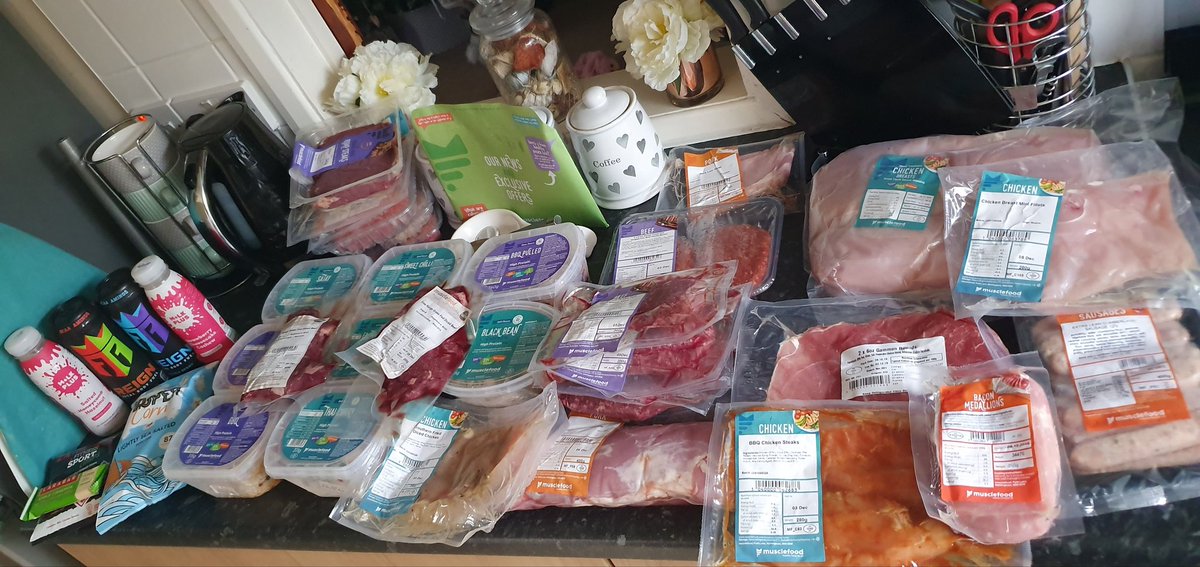 1994Madden's tweet photo. I thought my kitchen side was big enough... I thought wrong!! Unreal bundle ready to get stuck in to!!! 🥩🍖🥓 #HealthyLivingForAll #musclefooduk https://t.co/L8kGRTrsXv