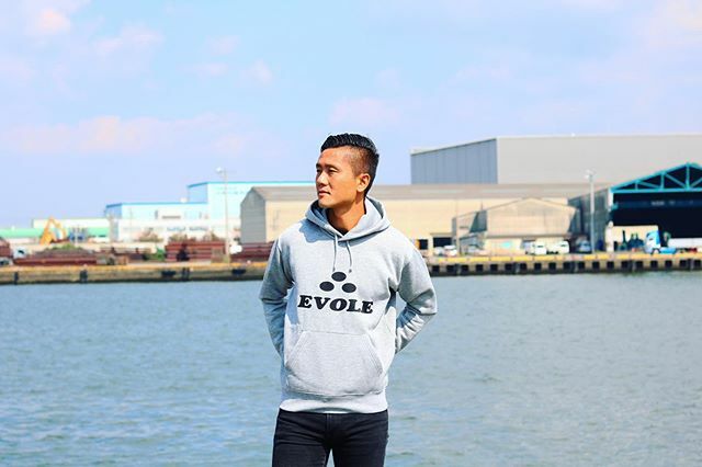 evolejapan's tweet image. DRY BASIC PARKA
¥6,480(税込)
col:ブラック・グレー・ホワイト・レッド
#dry#basic#parka
#black#gray#white#red
#taining#gym#wear#life#style
#road#nature#sky#sea
#日常#港
#EVOLE#evolejapan ift.tt/35IMlU7