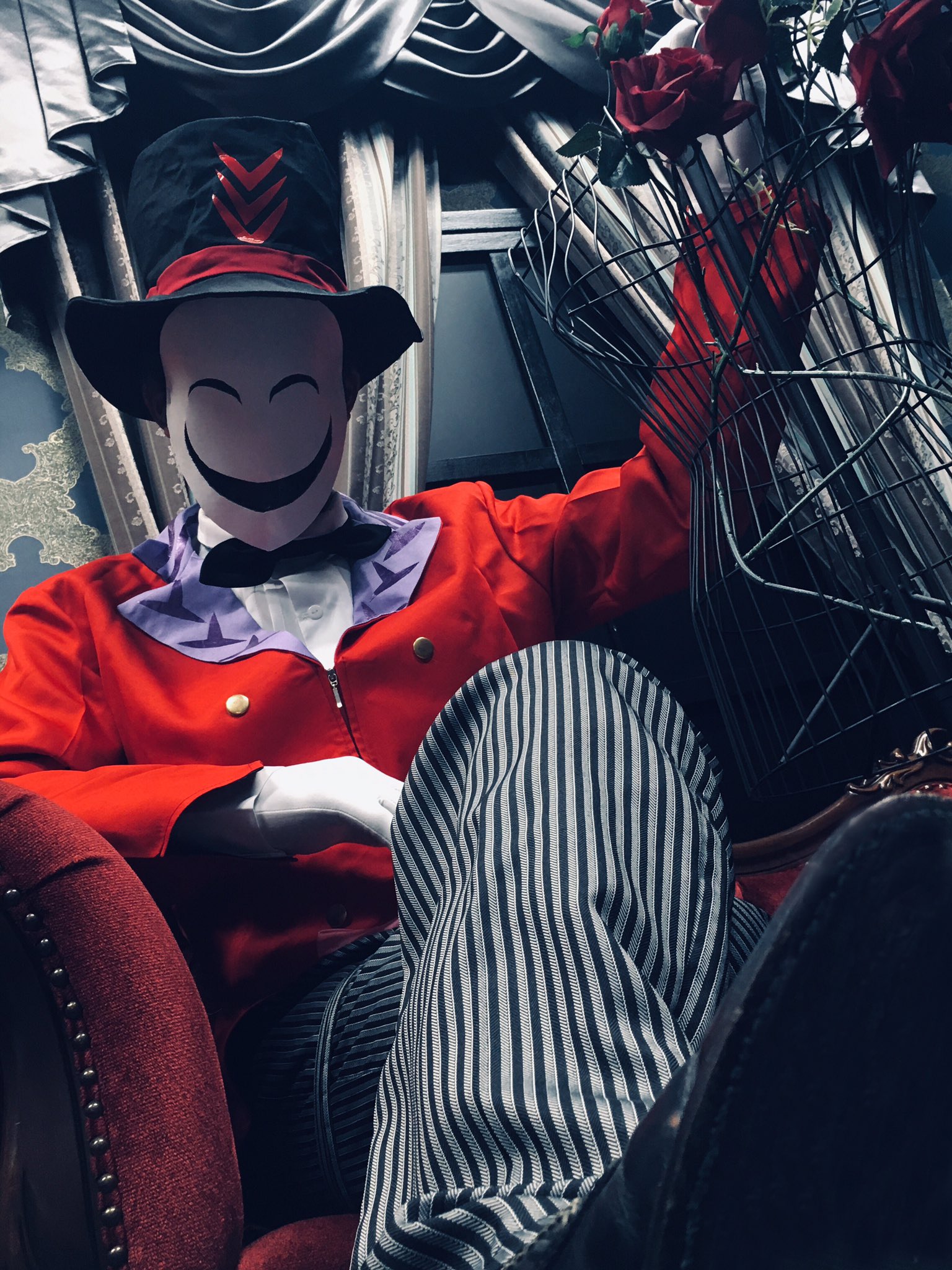 トツ V Twitter コスプレ写真 めちゃめちゃ良く撮れたので 見て欲しい 仮面の影の入り方とトルソーの狂気感がまさに影胤 Iphoneでの撮影 フィルター1枚通してるだけ Iphone スマホも侮れないね ก