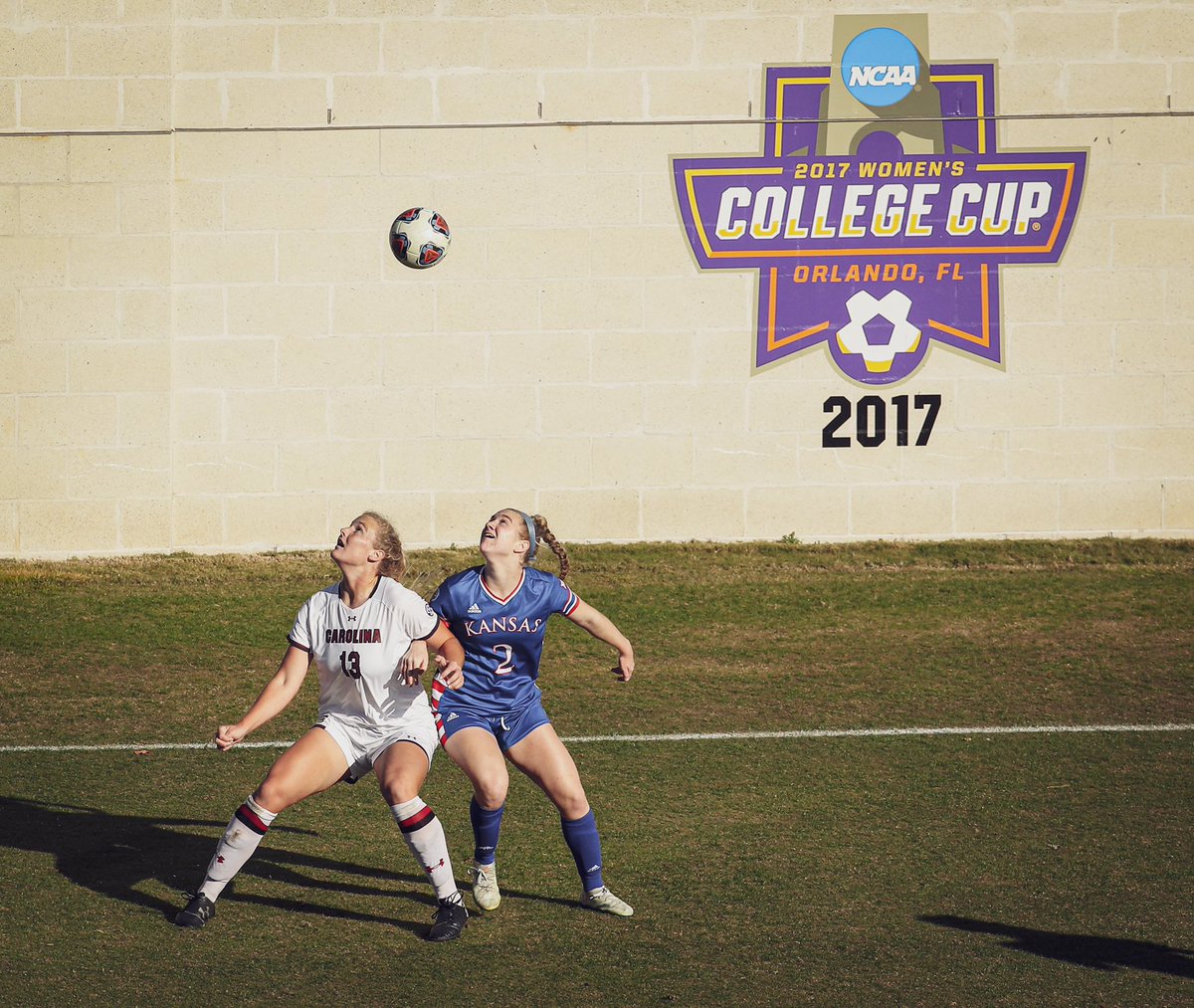 This is what you come to South Carolina to battle for 🤙

#Gamecocks | #NCAASoccer