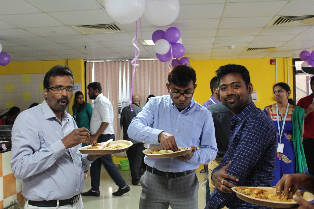 gemini_services's tweet photo. โLife is just a bowl of cherries!โ Geminites celebrate Potluck with much gusto!
#Geminites #Potluck #PartyTime #TeamGathering #GourmetMenu #TeamLunch https://t.co/PgA9i4sCRp