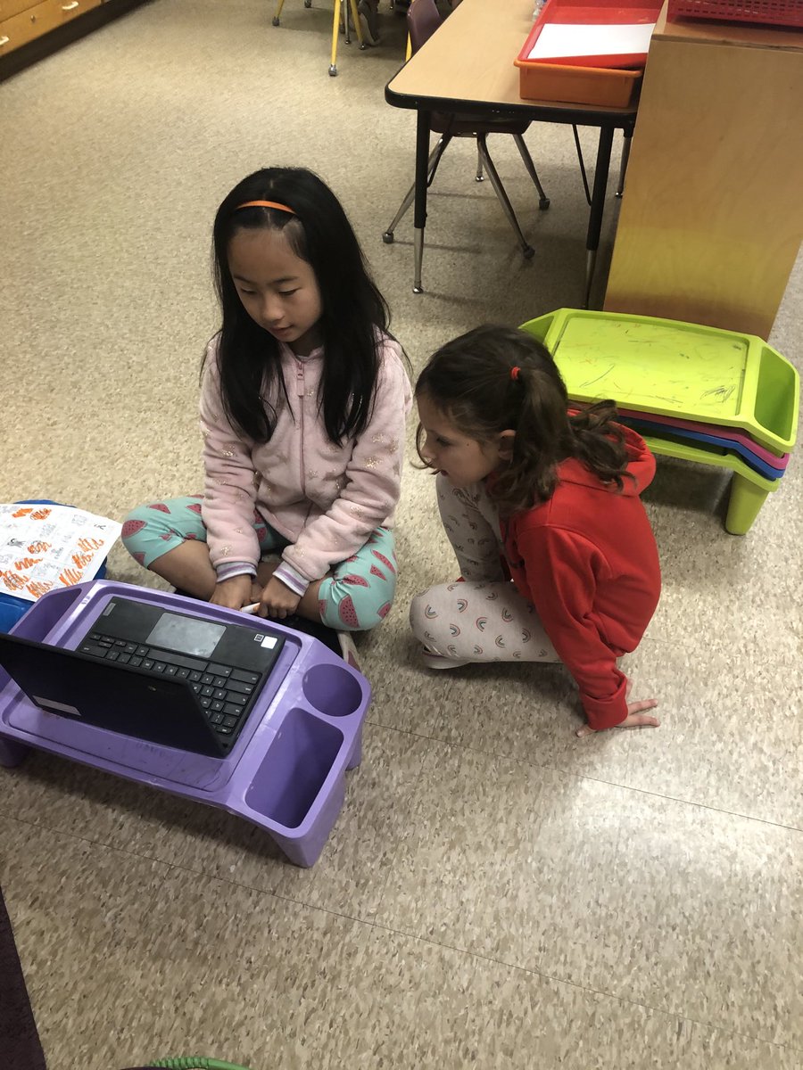 MrBassBCPS's tweet photo. ⁦@Prettyboyes1⁩ ⁦@NicoleKNorris⁩ 4th graders and kindergarteners working together 😊 https://t.co/ZdhmpkvDsB