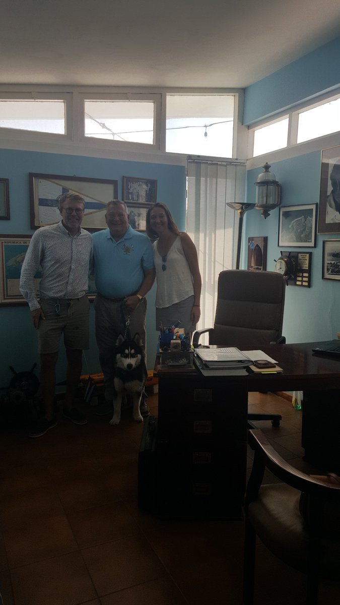 RECIBE EL COMODORO ESCRICH A MIEMBROS DE LA SOCIEDAD NÁUTICA DE MARSELLA cnihdecuba.blogspot.com/2019/11/recibe…