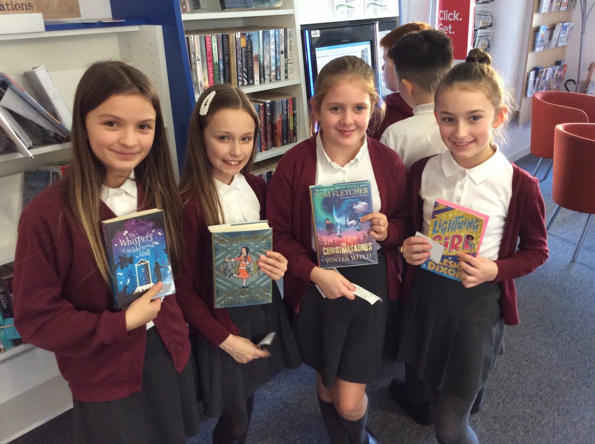 ysgolbroallta's tweet image. Dosbarth y #pwllglo wedi mwynhau ein ymweliad i lyfrgell Ystrad Mynach prynhawn yma / Mr Jones’ class enjoyed their visit to Ystrad Mynach library this afternoon @CaerphillyLibs @YstradMynachLib