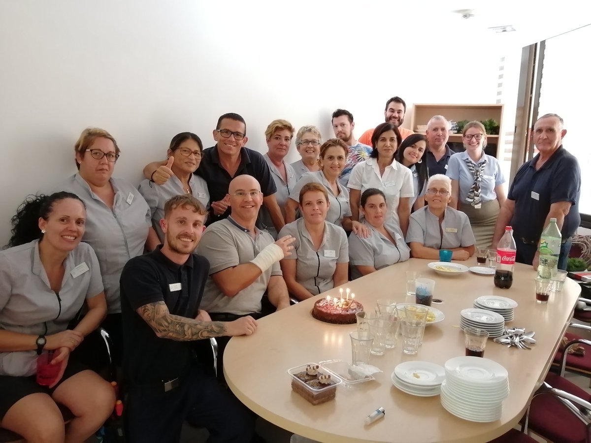ClaudiaGMorell's tweet photo. Happy Birthday to Steve, Esther and Loli 🎁 we are celebrating all together our November Birthdays at #RoyalSunsetBeachClub 🎆 #diamondresorts #diamondcareers #diamondmemories #lifeatdiamond @LauraG_RM @MinervaRSB @EmmaJrsb @Marga_RSBC @JesusG_RSBC https://t.co/Bx8JIEpW6x