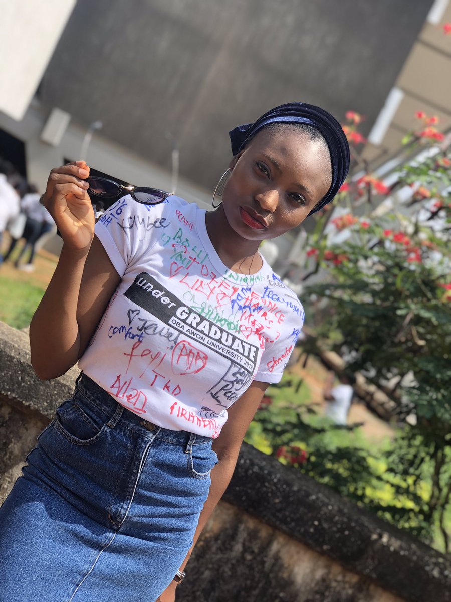 _wumiee's tweet photo. 5 years on Oau Campus. It's been God.

This moment finally came. I signed out😜

Llb done and dusted

#signout
#fyb
#journeytothebar https://t.co/ups8fhVaLA
