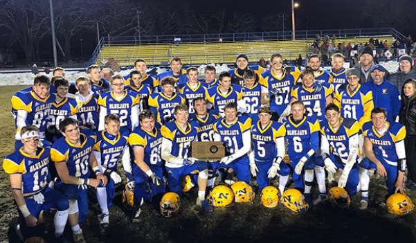 sportsinkansas's tweet photo. 2019 2A State Title Game Preview w/ Norton QB Kade Melvin as the Bluejays in the title game for first time in 30 years. Melvin has been one of the top dual threats in 2A this season. 

LISTEN: https://t.co/H102P4gLT3

Presented by @VisitSalina @nextechwireless @KansasTurf https://t.co/F00jEvSFiL