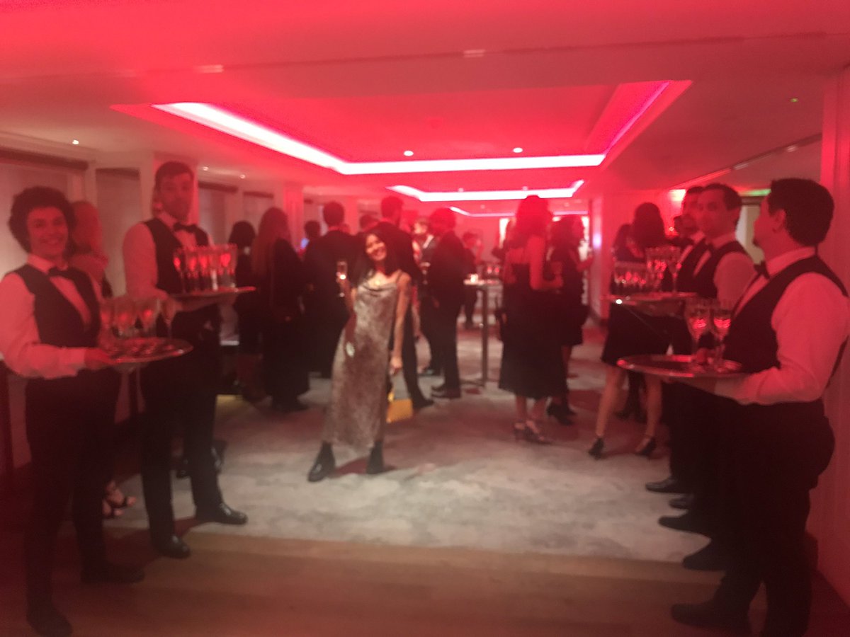 bezi90's tweet photo. Sarah basically already won the social buzz awards #drumawards #champagnereception https://t.co/2xpLPIQlOi