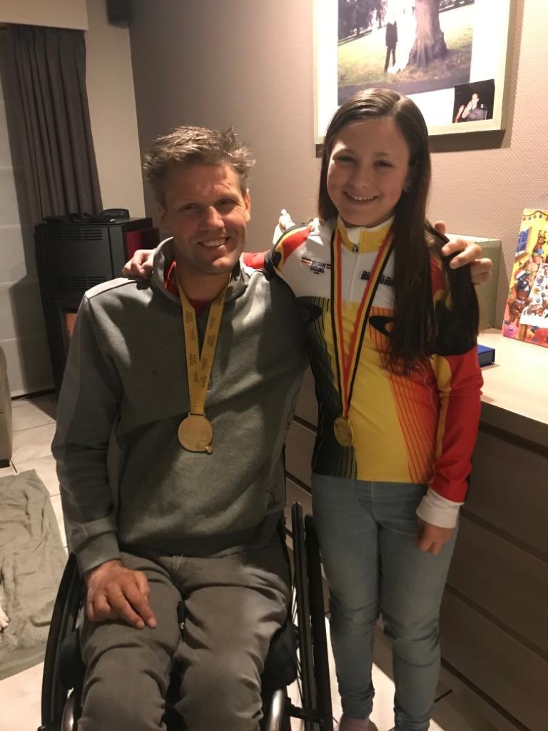 PeterGenyn's tweet photo. Als je nichtje/petekindje Belgische kampioen veldrijden is ๐#trots #goedegenen #toekomstverzekerd #ElineDeWinter https://t.co/VUKSxPBtT1