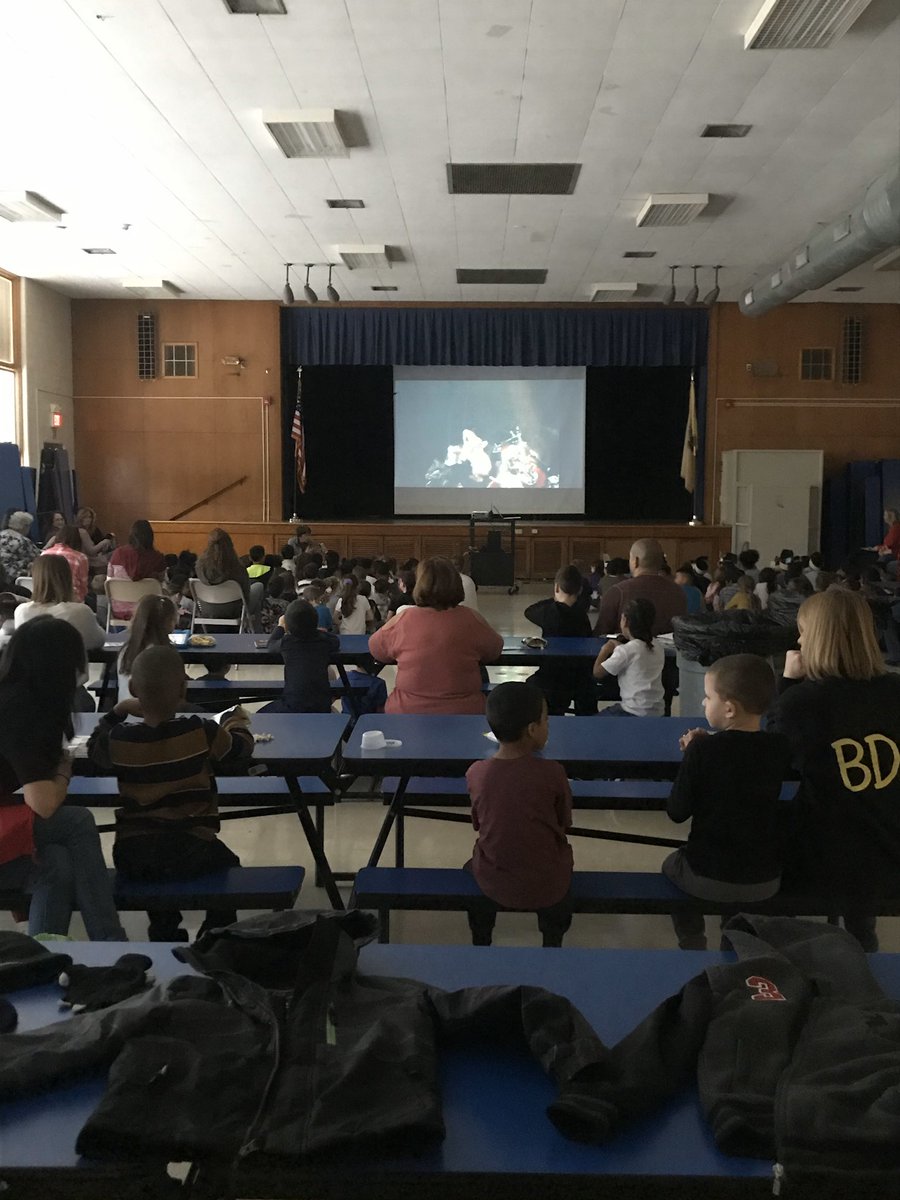 Kelli Werner On Twitter Rm 19 Had A Great Time Eating Popcorn And Watching The Mouse And The Motorcycle Movie Thank You Mr Vanhorn Onebookoneschool Cliffwoodproud Https T Co Tm2n5oo3bl