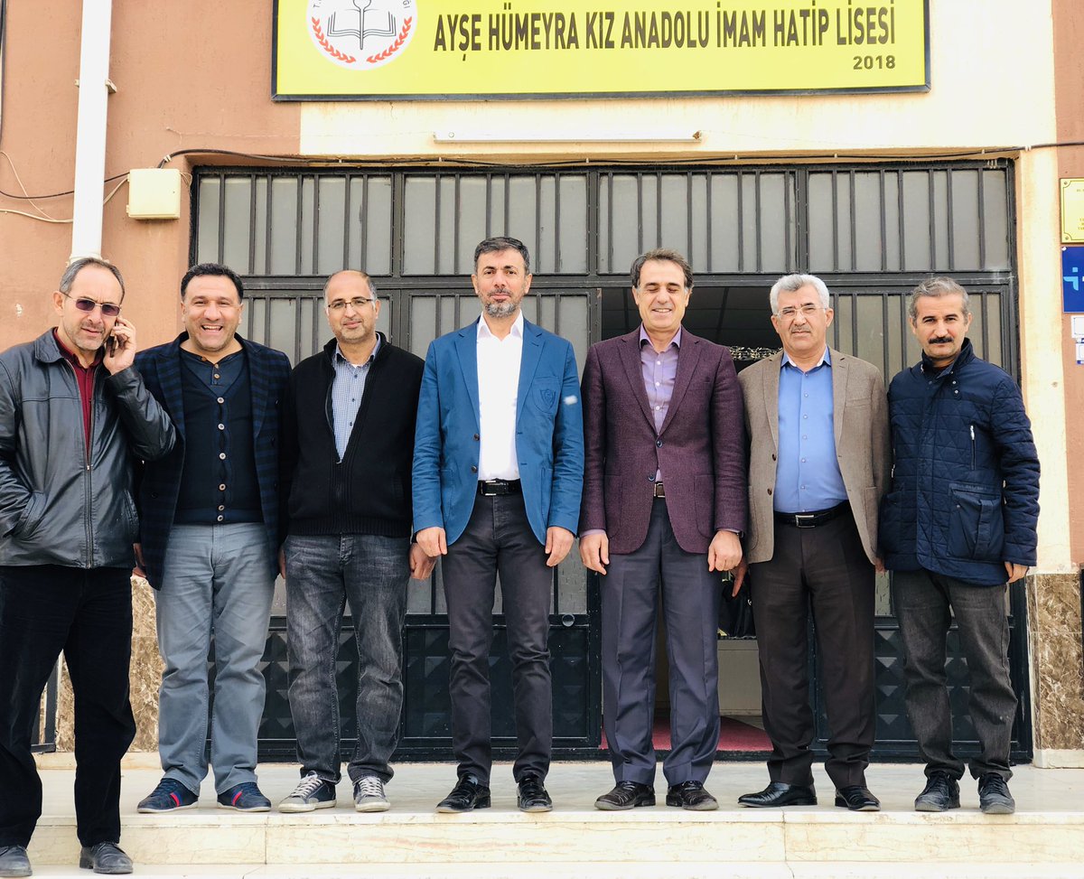 Ondersanliurfa's tweet photo. Ayşe Hümeyra Kız Anadolu İmam Hatip Lisemizi Şanlıurfa Önder İl Başkanımız @abdkirikci ve İl Başbakan Yardımcılarımız @suphiiek2 ve @diclefenfak1985 ziyaret ettiler. https://t.co/1PZNM4Lu2u