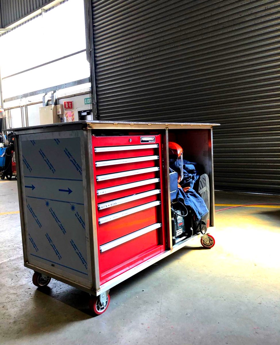powerbuilttools's tweet photo. An organised shop is a productive shop, don't you think?
Looks great 📷 johnny_holl1999
#powerbuilt #powerbuilttools #tools #powertools #auto #automotive #mechanic #garage #garagelifer https://t.co/pZoghHObT1