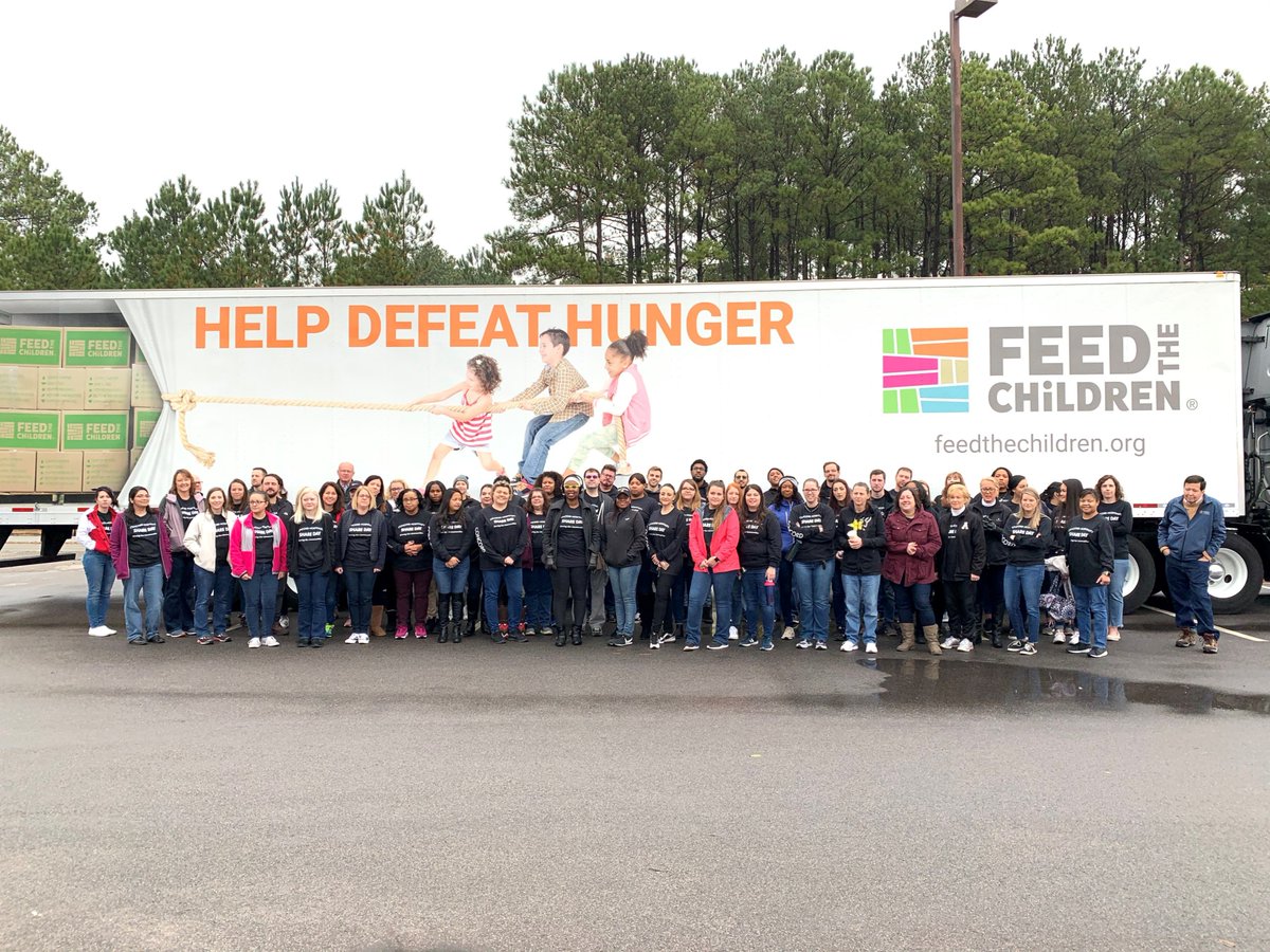 For the 11th year in a row, #ConcordHospitality partnered with Rebuilding Together and Feed the Children. More than 5,000 associates donated more than 6,300 volunteer hours! Read the full press release here:
ow.ly/65Ua50xm9M1 
#ShareYourGood #NoHungerHolidays