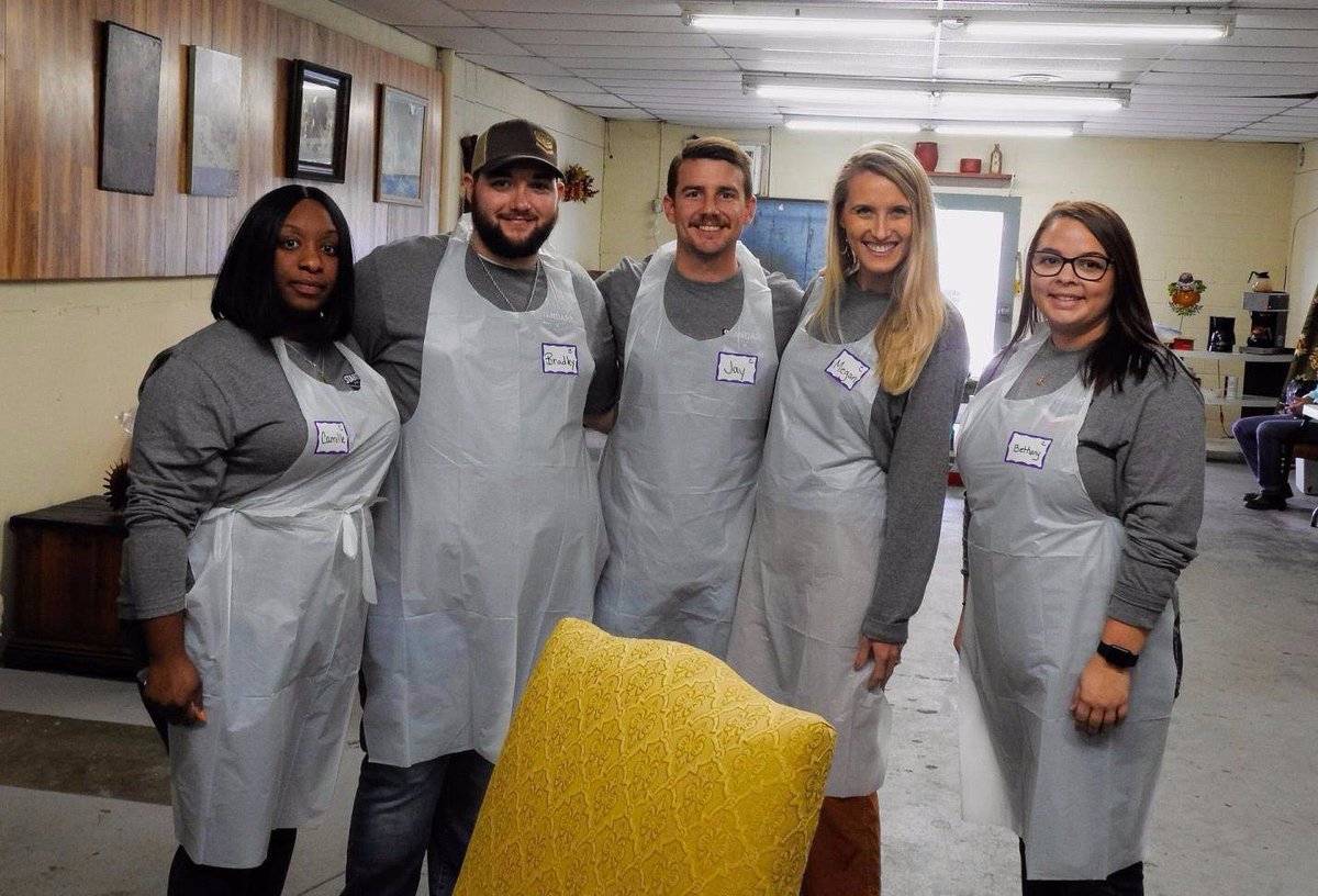 StandardFreight's tweet image. Standard Freight was delighted to help out such a worthwhile local charity, Christian Services, Inc. Five of our team spent the day volunteering and helping out in their soup kitchen to prepare and serve Thanksgiving Meals to those in need. 
#TheStandardWay #Volunteer