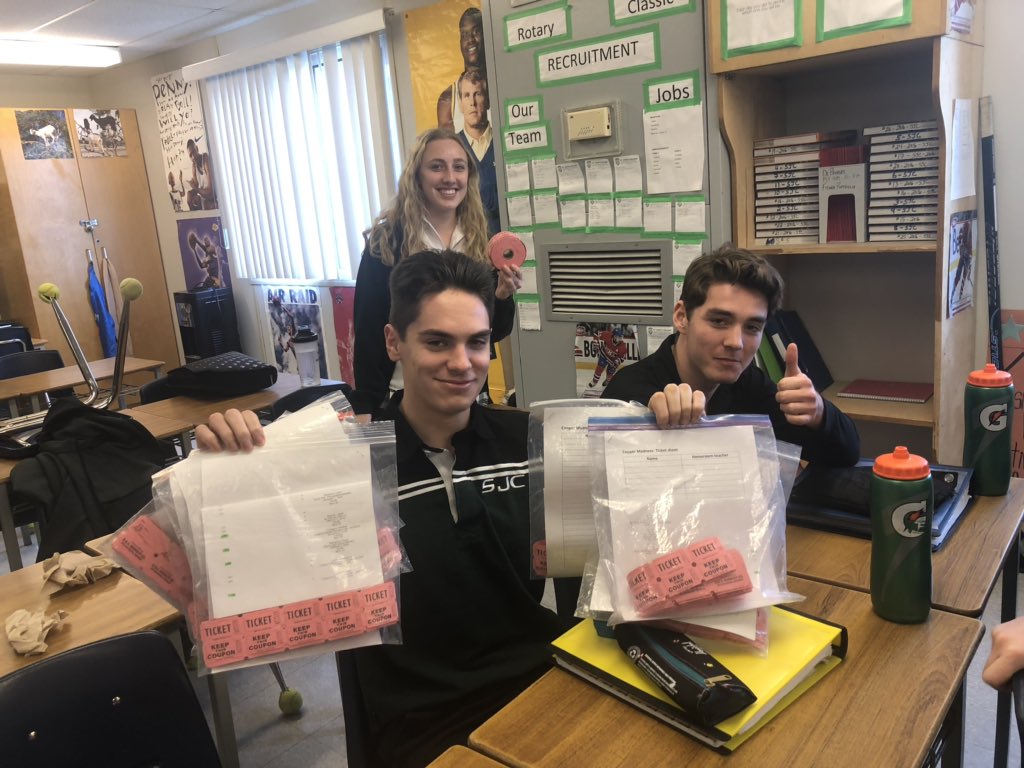 JeffDeProsperis's tweet photo. #RecFitLead @SJCEagles getting ready for #CopperMadness which is happening tomorrow (Nov. 28) #CommonLunch — bring in $2 to get in! - all proceeds go to #AngelCampaign https://t.co/6rgTyVz1MU
