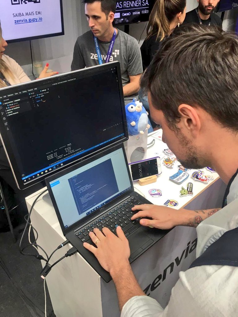 Sheimy_Rahman's tweet image. Me and my human teaching the #TheDevConference attendees how is easy coding in #golang!
You will learn how to connect with the @ZenviaMobile API to send SMS! 
And if your code works you can win a #GoogleHome mini!