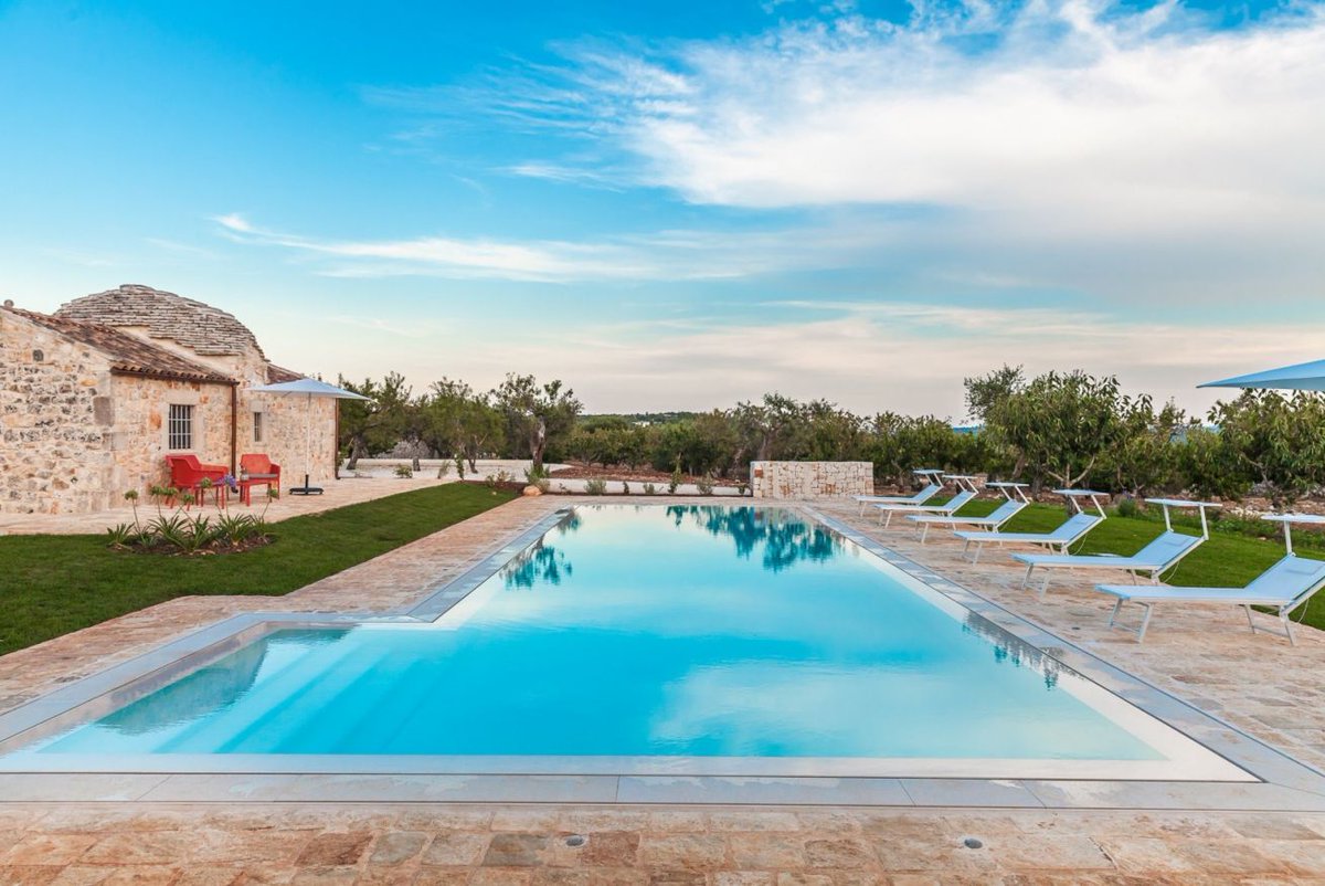Trulli Emilie is a magnificent complex situated in the countryside of Alberobello, famous for its UNESCO World Heritage site for the trulli! 

Bookings for 2020 are open NOW! Book early to avoid disappointment. 

bit.ly/37LoSn9

#helloapulia #weareinpuglia #trullo