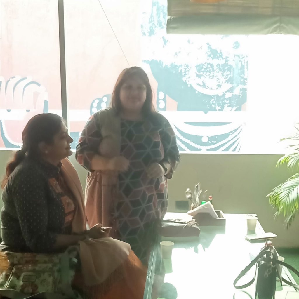 Sonakshi_V's tweet photo. Free to speak, and to be heard.....aim of #Pitara Unbox Emotions
Here we are with fearless women tribe !!
For more info do follow @ShaktiWomenOrg
#Pitara
#FreeTalk #MentalHealthMatters
#Communitybuildup
#SafeFeel
#WomenTribe
#PositiveVibes
@DhiSukham @inlife20 #jaipur https://t.co/D6khXH73l9