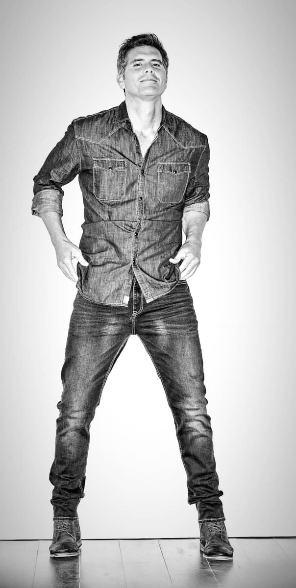 ChrisMeierFans's tweet photo. #FOTOS 📸 🖤💙🔵25/11/2019 📸: #JacquesFerrand
¡Divino en cualquier color! 😍🥰 Christian Meier #LunesAzulado #BlueMonday vía #Repost #InstagramStory #ChristianMeier @oliverdog  https://t.co/t2YfRbeU4s https://t.co/qLo8y7E1Eu