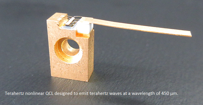 gophotonics's tweet photo. World’s Longest Wavelength Available from a Single Semiconductor Laser
Read More: https://t.co/698Pnp4HFw
@HamamatsuPhoton #research #wavelength #longest #semiconductorlaser #lasersource #lasersystem #terahertzwave #terahertz #quantumcascadelaser #longestwavelength https://t.co/7ITtRg2XKw