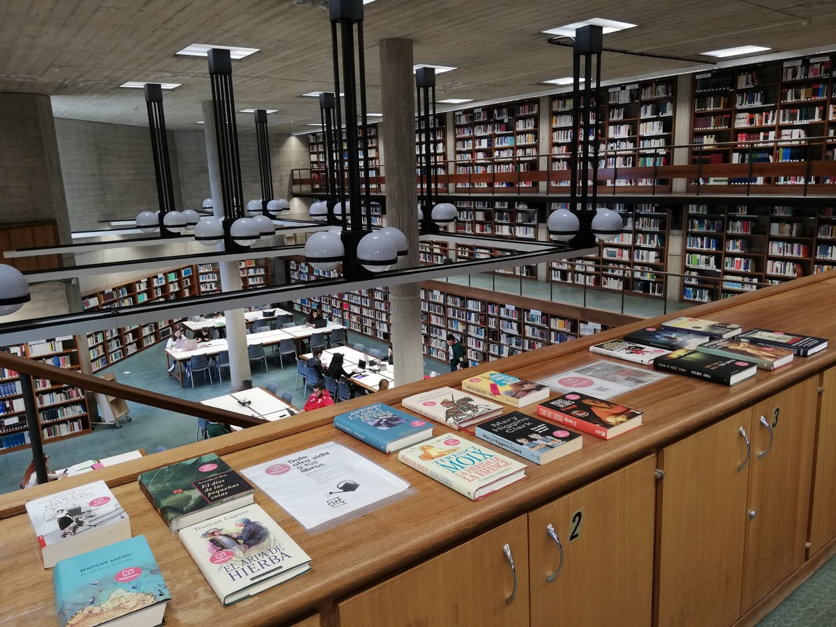 BibliotecaULL's tweet photo. “Cuando has poseído un libro te has enriquecido personalmente. Pero cuando se lo pasas a alguien te has enriquecido por triplicado” Henry Miller
#bookcrossing Da otra vida a tus libros 🔁
Bibliotrueka👉Bibliotecas @ULL de Derecho, Bellas Artes y General https://t.co/lna34eg0j0 https://t.co/U5EjVyfik0