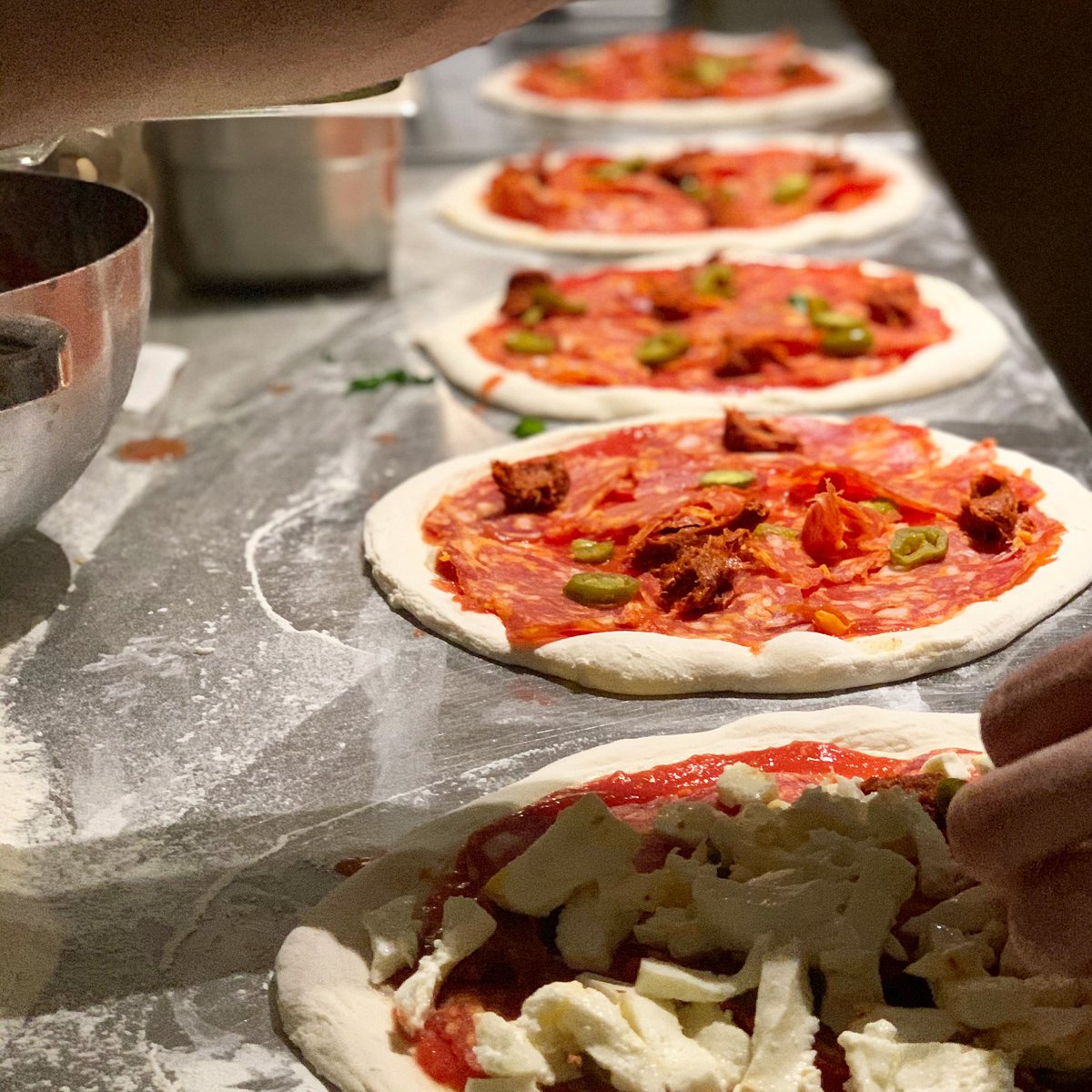 When five friends came to dinner and ordered five Piccante Pizzas, friendship goals don’t get hotter than this! 🔥🔥 #lovenpizza 🍕❤️