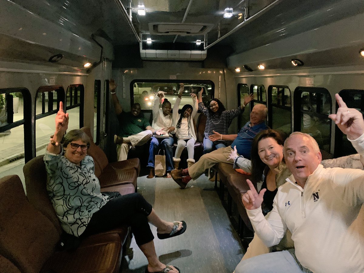 DeniseCarterPCB's tweet photo. Another wonderful @EmbarcSandestin event on a warm December evening! There’s nothing better than being a part of members becoming friends! It was one of those great nights! #EmbarcEvents #Sandestin #Thankful https://t.co/FlgamzYhwf