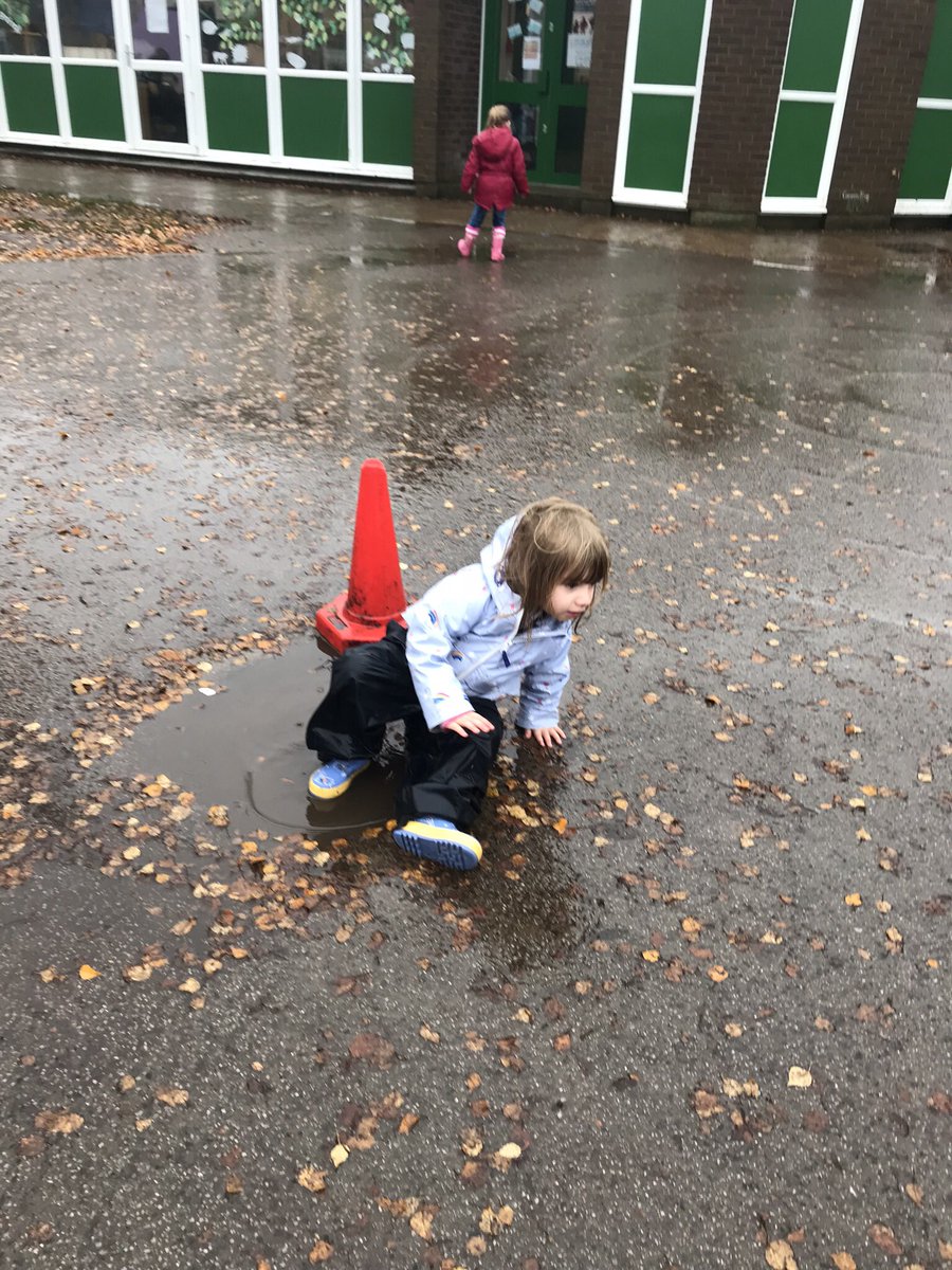 scps_foundation's tweet image. Fs1 morning forest school! #springcottageeyfs #springcottageforestschool #springcottagescience #fs1